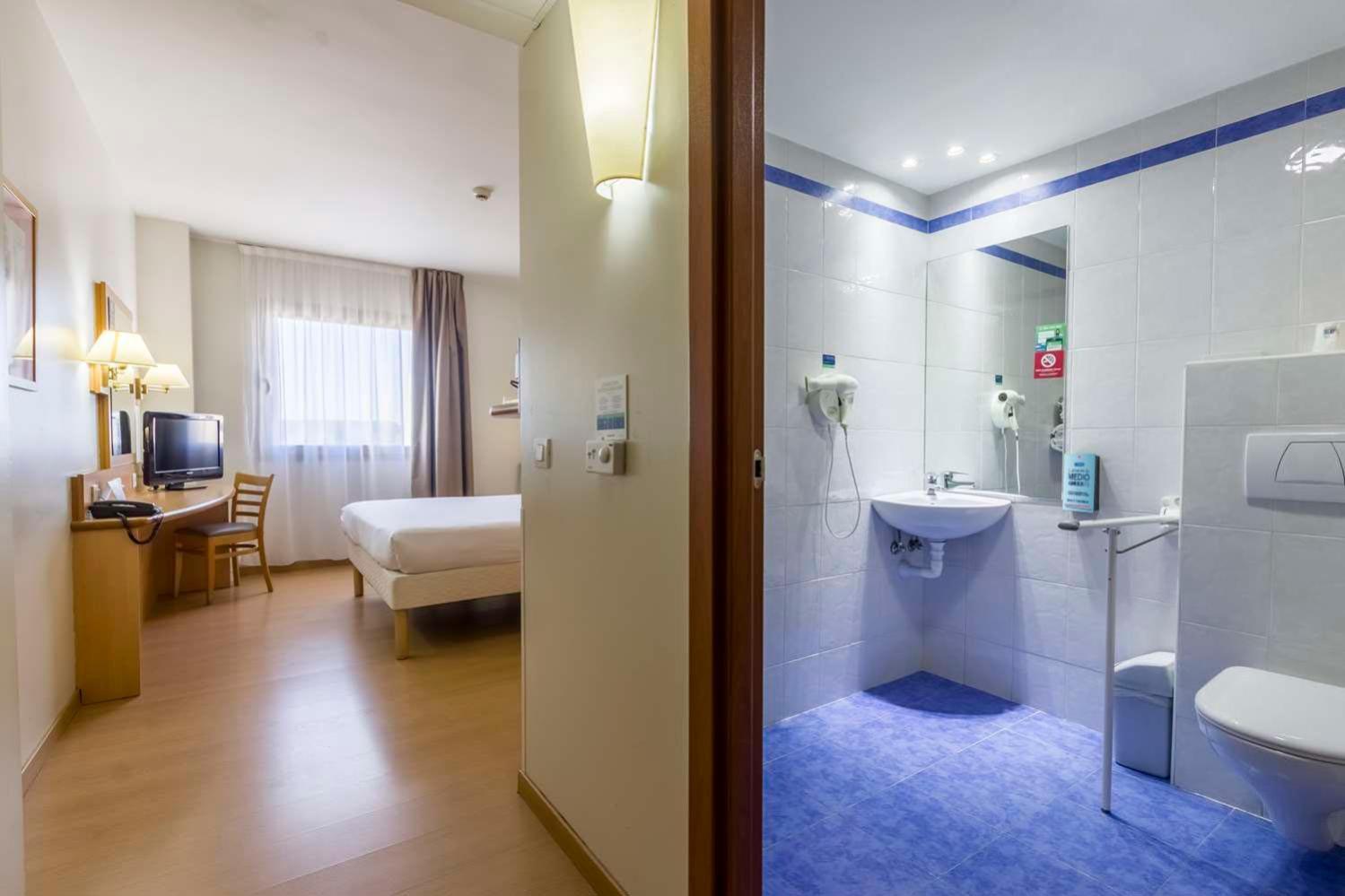 Travelodge Madrid Alcala De Henares Luaran gambar