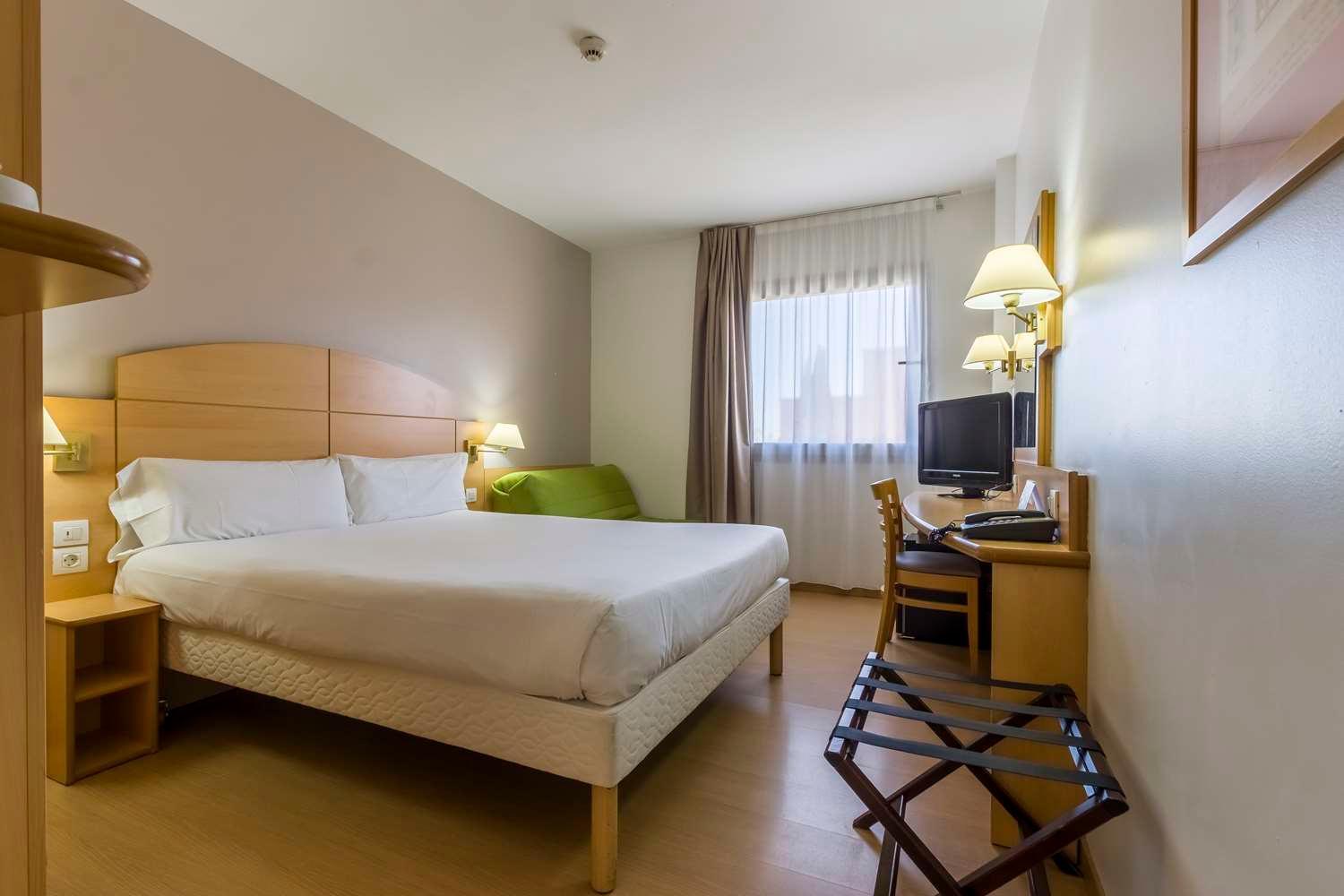 Travelodge Madrid Alcala De Henares Luaran gambar
