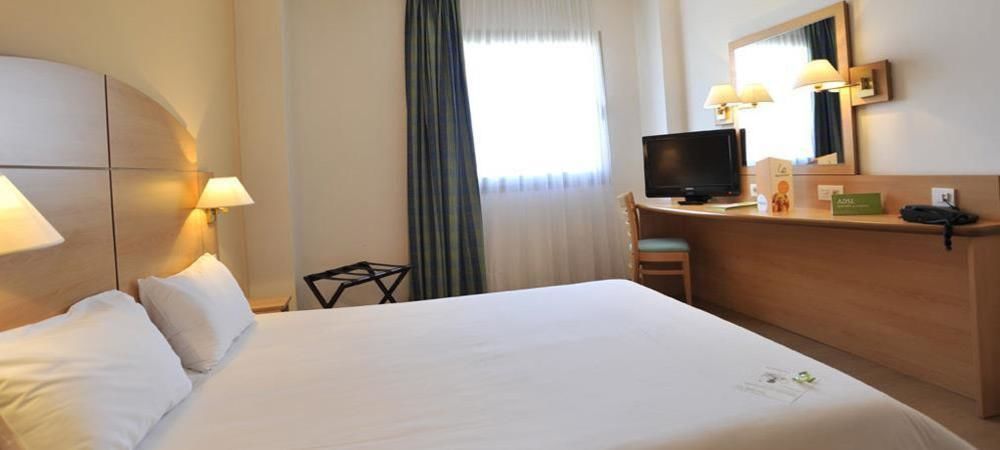 Travelodge Madrid Alcala De Henares Luaran gambar