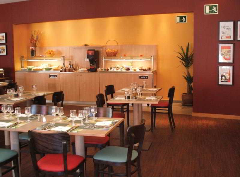 Travelodge Madrid Alcala De Henares Restoran gambar